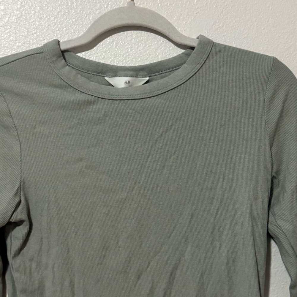 H&M Crew Neck Slim Fit Shirt Thermal Long Sleeve Top Gray Burgundy LOT OF 2 M - Picture 8 of 11